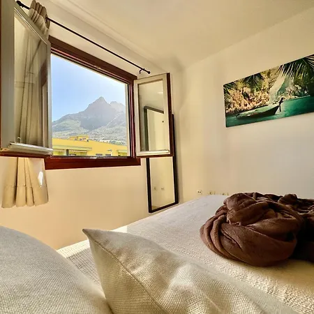 Mountain, Pool & Sea Punta Del Hidalgo